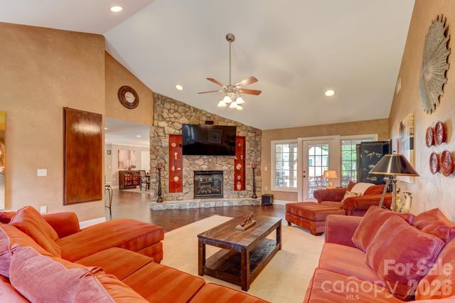 8106 Breezy Hill Drive, Browns Summit, NC 27214