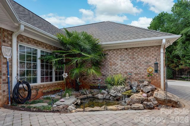 8106 Breezy Hill Drive, Browns Summit, NC 27214