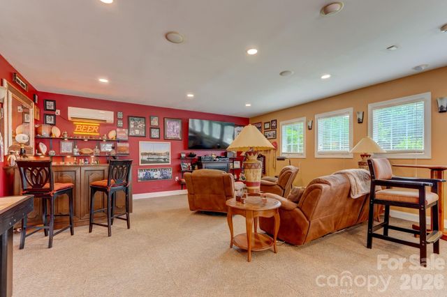 8106 Breezy Hill Drive, Browns Summit, NC 27214