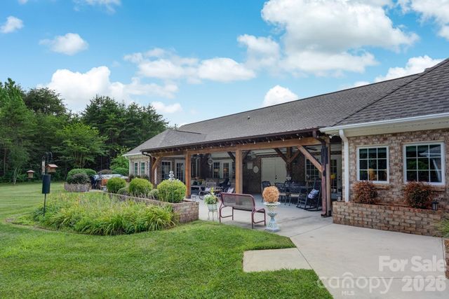 8106 Breezy Hill Drive, Browns Summit, NC 27214