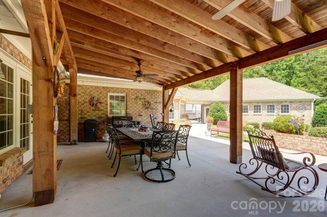8106 Breezy Hill Drive, Browns Summit, NC 27214