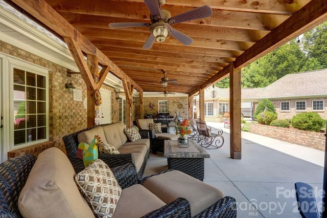 8106 Breezy Hill Drive, Browns Summit, NC 27214