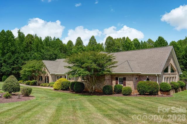 8106 Breezy Hill Drive, Browns Summit, NC 27214