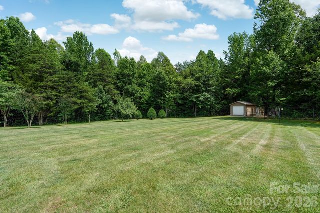 8106 Breezy Hill Drive, Browns Summit, NC 27214