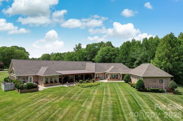 8106 Breezy Hill Drive, Browns Summit, NC 27214