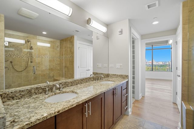 400 Riverboat Row, 1102, Newport, KY 41071