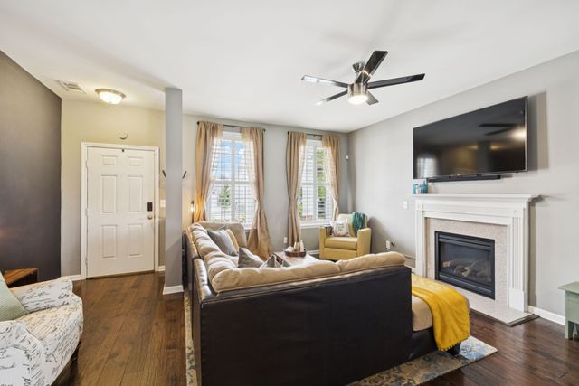 1300 Riverbirch Way, Hermitage, TN 37076