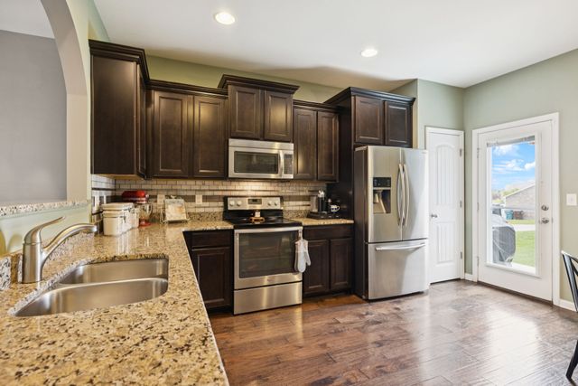 1300 Riverbirch Way, Hermitage, TN 37076