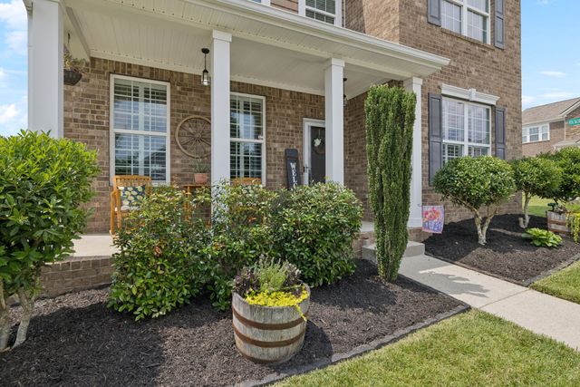 1300 Riverbirch Way, Hermitage, TN 37076