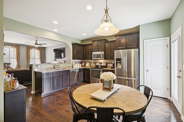 1300 Riverbirch Way, Hermitage, TN 37076