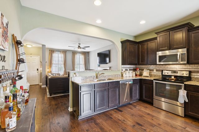 1300 Riverbirch Way, Hermitage, TN 37076