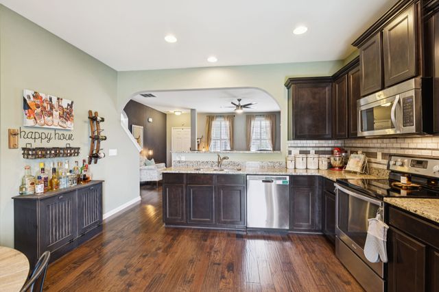 1300 Riverbirch Way, Hermitage, TN 37076