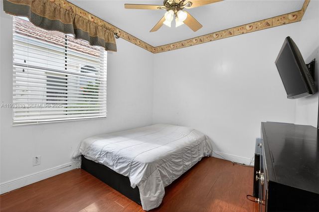 1162 Fairfield Meadows Dr, Weston, FL 33327