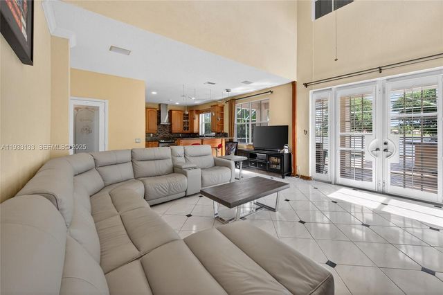 1162 Fairfield Meadows Dr, Weston, FL 33327