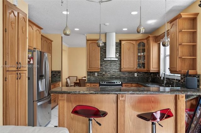 1162 Fairfield Meadows Dr, Weston, FL 33327