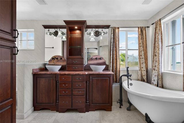 1162 Fairfield Meadows Dr, Weston, FL 33327