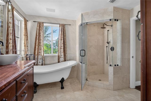 1162 Fairfield Meadows Dr, Weston, FL 33327