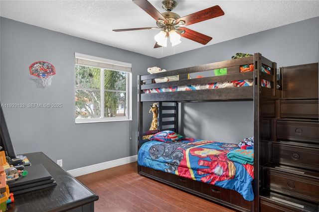 1162 Fairfield Meadows Dr, Weston, FL 33327