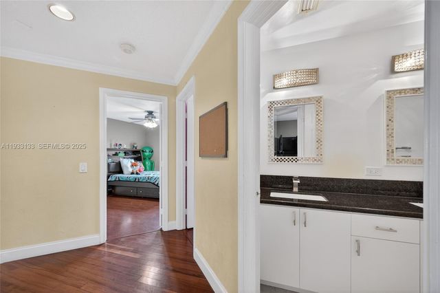 1162 Fairfield Meadows Dr, Weston, FL 33327