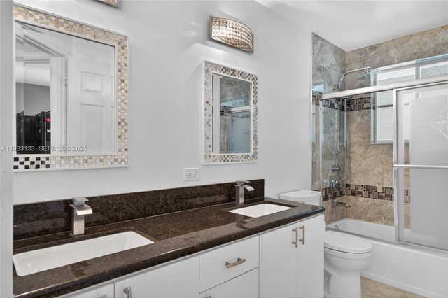 1162 Fairfield Meadows Dr, Weston, FL 33327