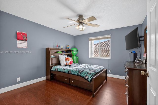 1162 Fairfield Meadows Dr, Weston, FL 33327