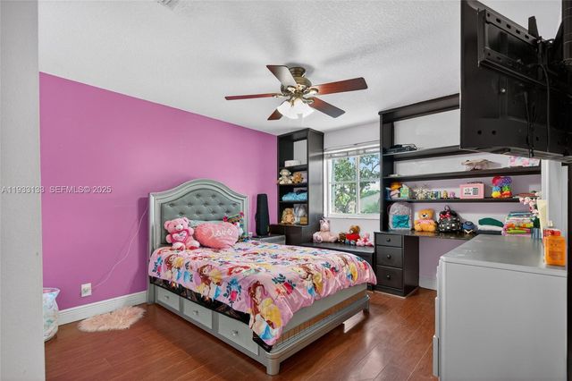 1162 Fairfield Meadows Dr, Weston, FL 33327