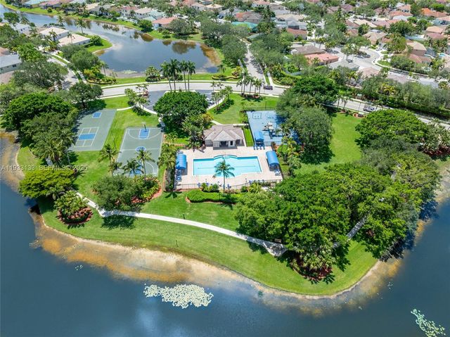 1162 Fairfield Meadows Dr, Weston, FL 33327