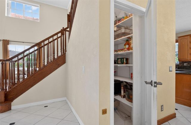 1162 Fairfield Meadows Dr, Weston, FL 33327