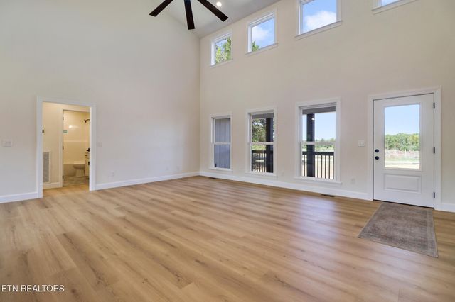 149 Falling Leaf Rd Rd, Jamestown, TN 38556