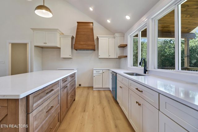 149 Falling Leaf Rd Rd, Jamestown, TN 38556