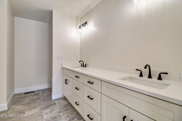 149 Falling Leaf Rd Rd, Jamestown, TN 38556