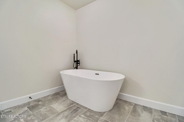 149 Falling Leaf Rd Rd, Jamestown, TN 38556