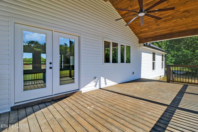 149 Falling Leaf Rd Rd, Jamestown, TN 38556