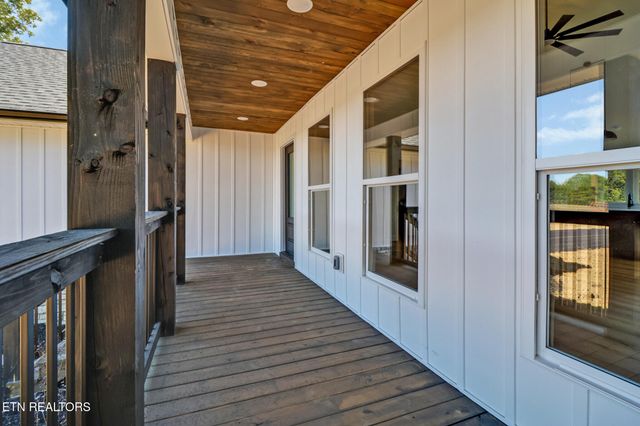 149 Falling Leaf Rd Rd, Jamestown, TN 38556