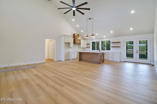 149 Falling Leaf Rd Rd, Jamestown, TN 38556