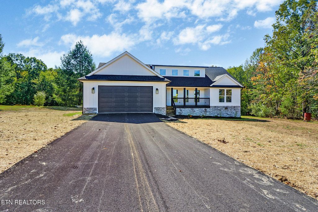 149 Falling Leaf Rd Rd, Jamestown, TN 38556