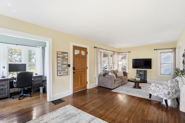 35 Hiawatha Avenue, Westerville, OH 43081