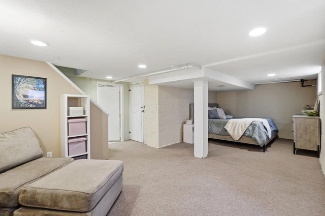 35 Hiawatha Avenue, Westerville, OH 43081