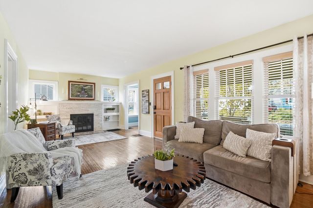 35 Hiawatha Avenue, Westerville, OH 43081