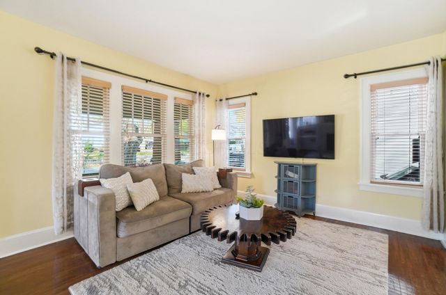 35 Hiawatha Avenue, Westerville, OH 43081