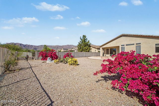4394 S STRONG BOX Road, Gold Canyon, AZ 85118