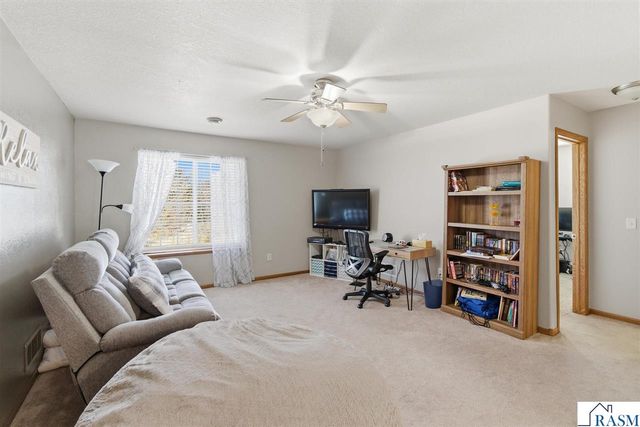 120 Palmer Path, Mankato, MN 56001