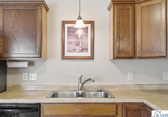 120 Palmer Path, Mankato, MN 56001