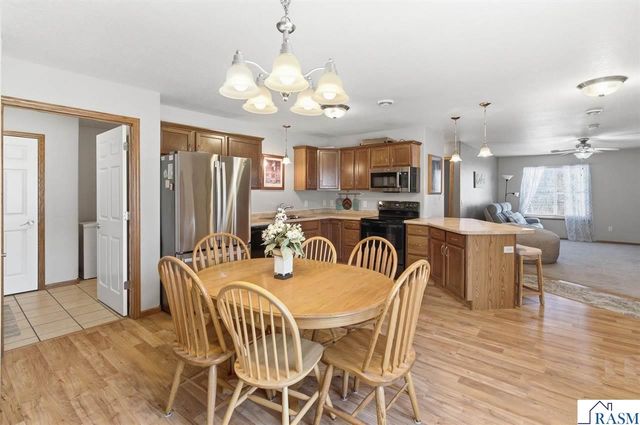 120 Palmer Path, Mankato, MN 56001