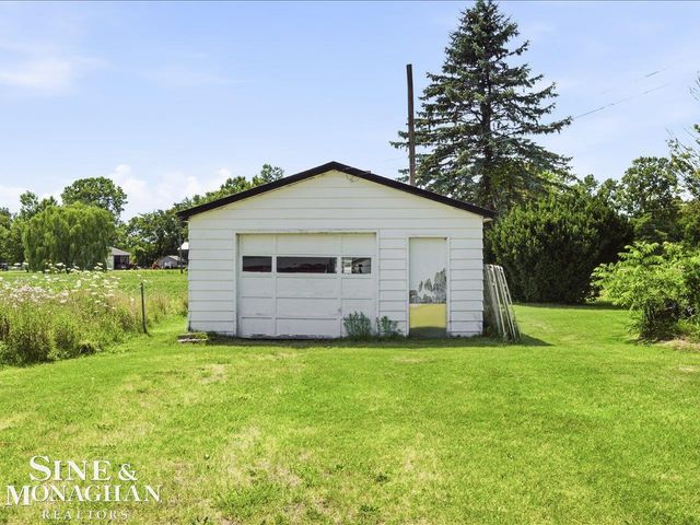 6639 Fred W Moore Highway, China Twp, MI 48054