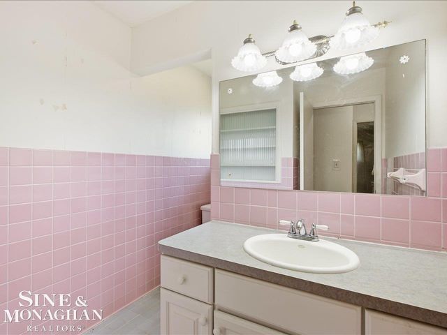6639 Fred W Moore Highway, China Twp, MI 48054