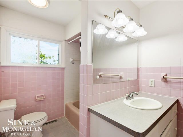 6639 Fred W Moore Highway, China Twp, MI 48054
