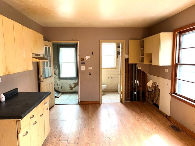 12557 Ann Street, Blue Island, IL 60406