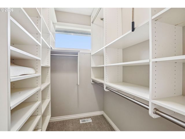 49 ESSEX Dr, Kelso, WA 98626