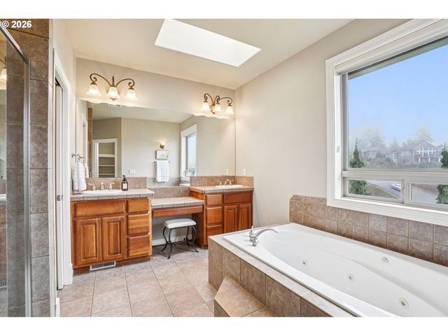 49 ESSEX Dr, Kelso, WA 98626